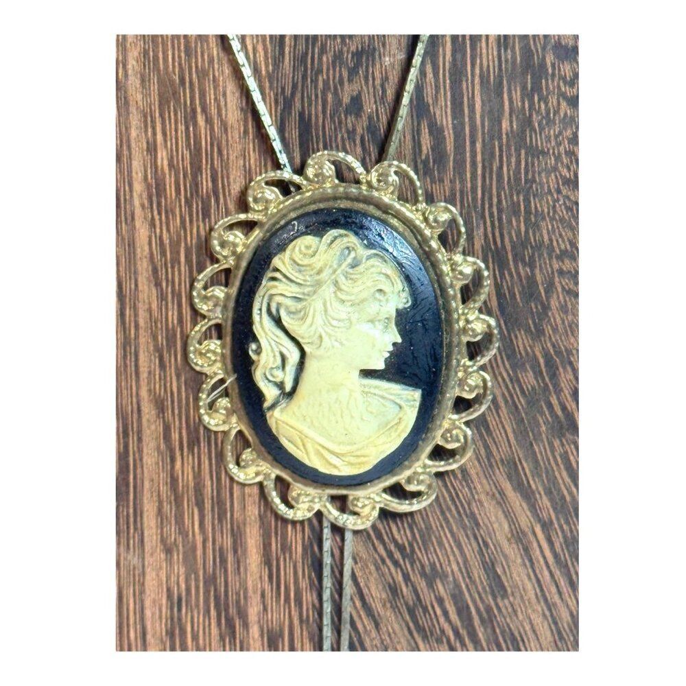 Vintage Gold Tone Cameo Bolo Tie Lariat Necklace Heart End Charms Braided Chain